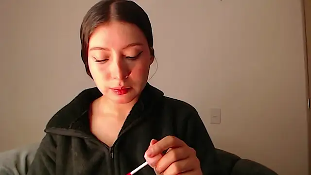 Snapshot of -Ivonny- chatting on 12-05-25, 09:00 -Ivonny- online show from 12-05-25, 09:00