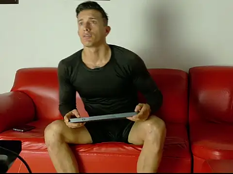 Snapshot of Arturo_reyes chatting on 12-17-25, 05:52 Arturo reyes online show from 12-17-25, 05:52