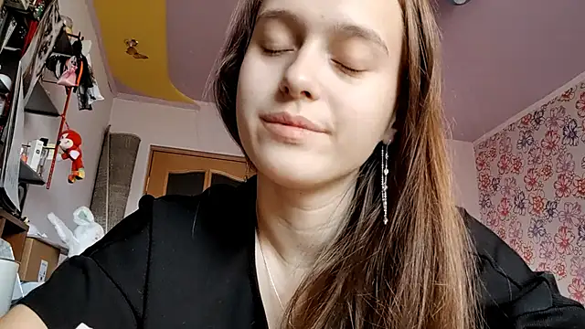 Snapshot of SophieHazely chatting on 12-02-25, 01:22 SophieHazely online show from 12-02-25, 01:22