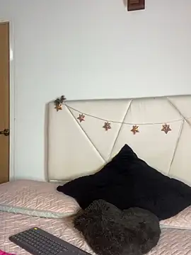 Snapshot of _madisonfoxxx1 chatting on 11-30-25, 12:14 madisonfoxxx1 online show from 11-30-25, 12:14