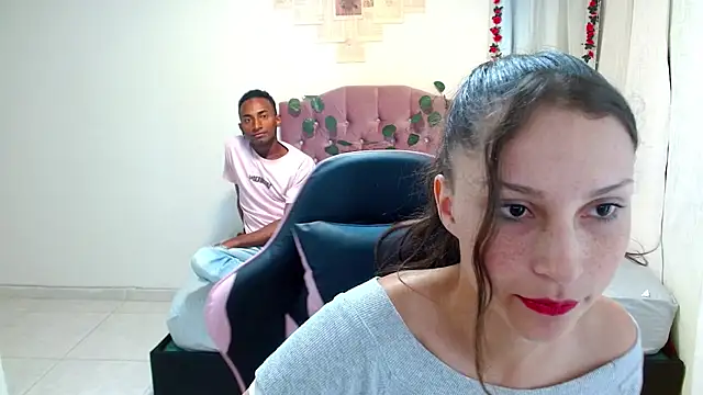 Snapshot of scarlet160920 chatting on 11-30-25, 03:05 scarlet160920 online show from 11-30-25, 03:05