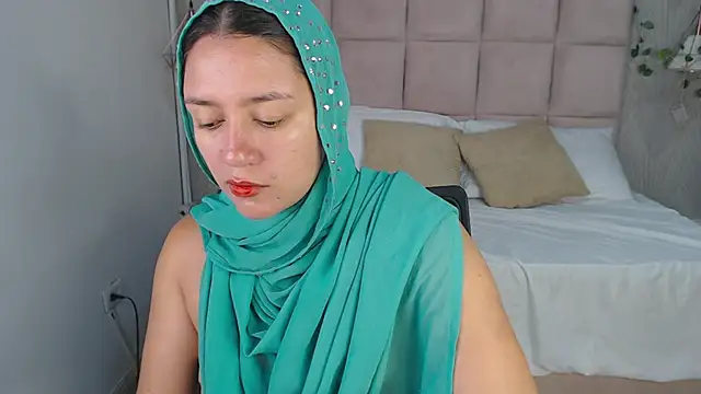 Snapshot of KaylaVonn chatting on 11-30-25, 05:00 KaylaVonn online show from 11-30-25, 05:00