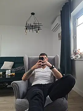 Snapshot of martme69 chatting on 12-19-25, 08:54 martme69 online show from 12-19-25, 08:54