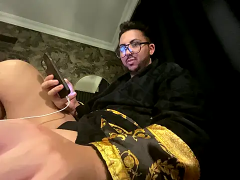 Snapshot of mcylzsd chatting on 11-29-25, 10:35 mcylzsd online show from 11-29-25, 10:35