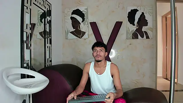 COUPLES BOYS online show from 05-30-26, 07:22