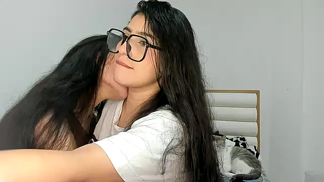 Snapshot of ROUS_SWEET_ chatting on 04-05-26, 02:20 ROUS SWEET online show from 04-05-26, 02:20