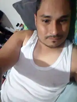 Snapshot of cristian112090 chatting on 02-07-26, 04:54 cristian112090 online show from 02-07-26, 04:54