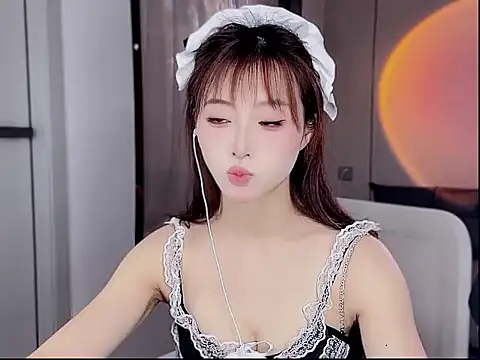 Snapshot of Kikikiki5678 chatting on 12-14-25, 07:03 Kikikiki5678 online show from 12-14-25, 07:03