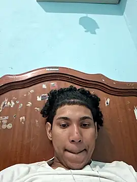 Snapshot of nvh18Aklzim chatting on 02-21-26, 05:52 nvh18Aklzim online show from 02-21-26, 05:52