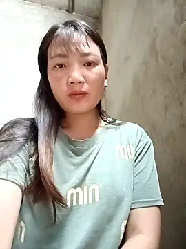 Snapshot of Maymayx2 chatting on 12-15-25, 12:15 Maymayx2 online show from 12-15-25, 12:15