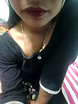 Snapshot of Zoyaa-Zubair chatting on 02-11-26, 06:13 Zoyaa-Zubair online show from 02-11-26, 06:13