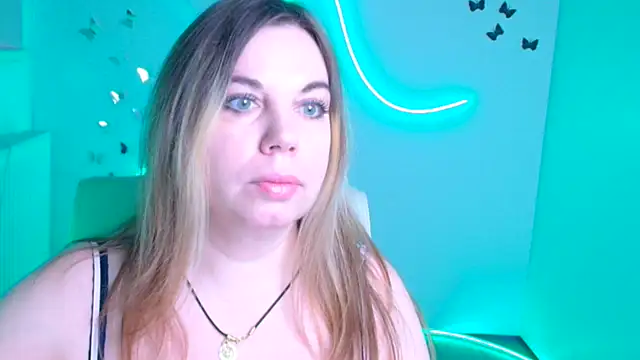 Snapshot of Amanda_Swannn chatting on 12-15-25, 06:50 Amanda Swannn online show from 12-15-25, 06:50