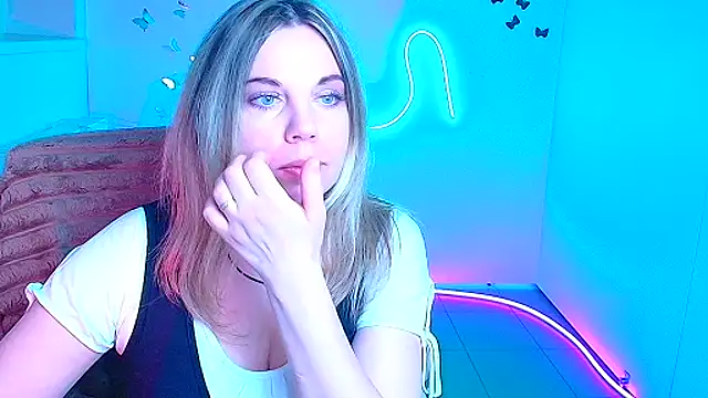 Amanda Swannn online show from 04-09-26, 06:19