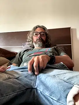 Snapshot of maxxporong chatting on 12-15-25, 01:26 maxxporong online show from 12-15-25, 01:26