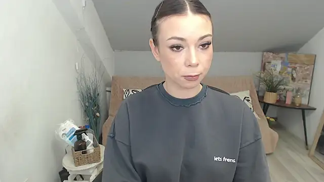 Snapshot of MayaWill chatting on 12-03-25, 12:47 MayaWill online show from 12-03-25, 12:47