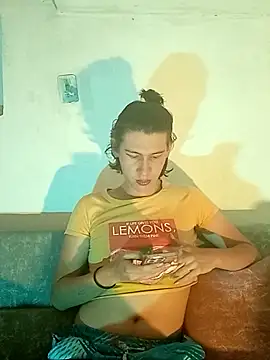 Snapshot of Jazmin_trans chatting on 12-15-25, 02:32 Jazmin trans online show from 12-15-25, 02:32