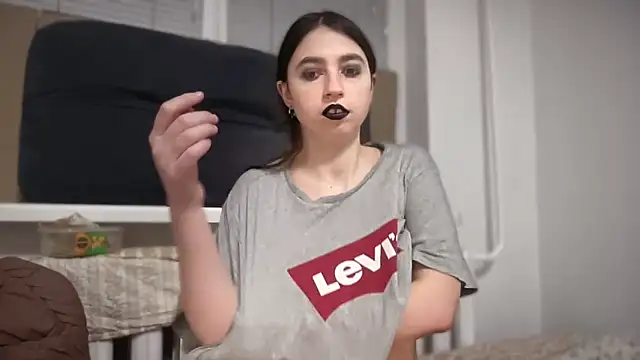 Aphr0ditee online show from 03-06-26, 06:04