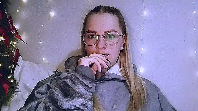 Snapshot of Whitehex666 chatting on 01-05-26, 05:38 Whitehex666 online show from 01-05-26, 05:38