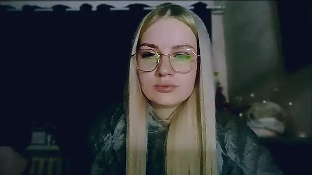 Snapshot of Whitehex666 chatting on 01-13-26, 04:34 Whitehex666 online show from 01-13-26, 04:34