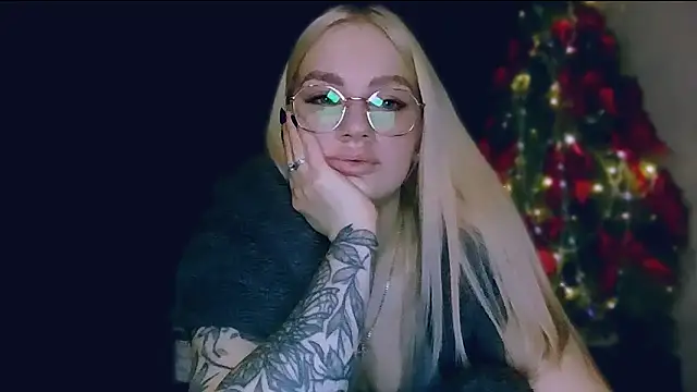 Snapshot of Whitehex666 chatting on 02-12-26, 06:58 Whitehex666 online show from 02-12-26, 06:58