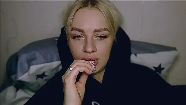 Snapshot of Whitehex666 chatting on 03-17-26, 05:27 Whitehex666 online show from 03-17-26, 05:27