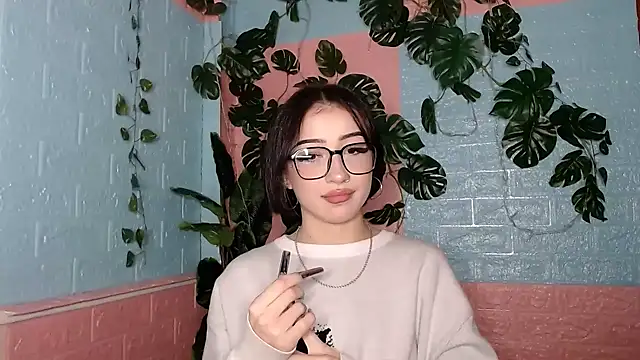 Snapshot of Sweeet_Sss chatting on 12-02-25, 04:02 Sweeet Sss online show from 12-02-25, 04:02