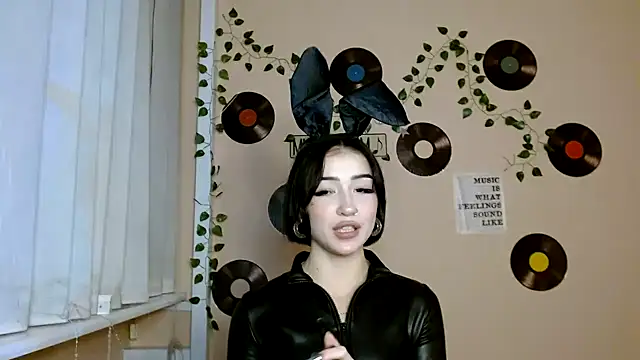 Snapshot of Sweeet_Sss chatting on 12-03-25, 02:48 Sweeet Sss online show from 12-03-25, 02:48