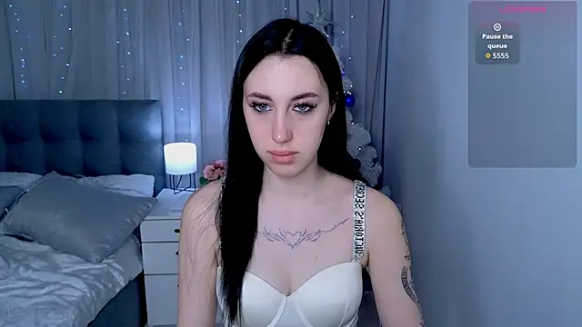 Snapshot of Miss__Linn chatting on 12-16-25, 07:24 Miss Linn online show from 12-16-25, 07:24