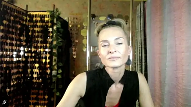 Snapshot of Soniakiss chatting on 07-29-26, 01:42 Soniakiss online show from 07-29-26, 01:42