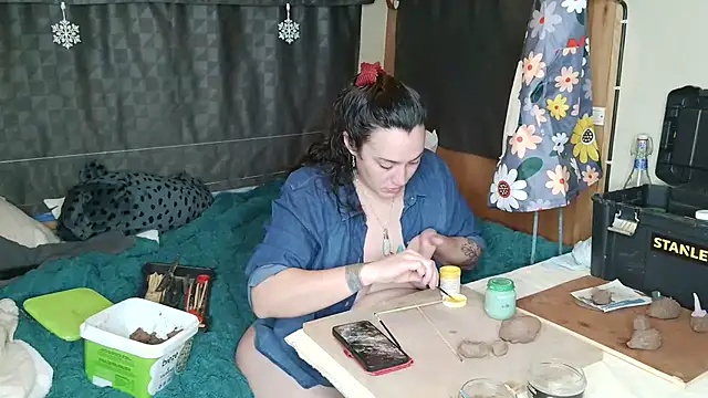 Snapshot of BBWorking chatting on 12-15-25, 08:02 BBWorking online show from 12-15-25, 08:02