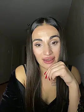 Snapshot of MonikaSi chatting on 12-21-25, 05:42 MonikaSi online show from 12-21-25, 05:42