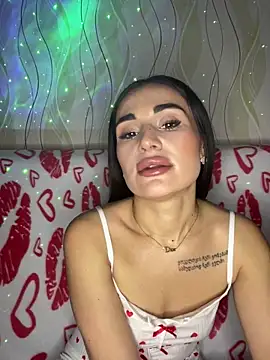 Snapshot of MonikaSi chatting on 02-18-26, 07:21 MonikaSi online show from 02-18-26, 07:21