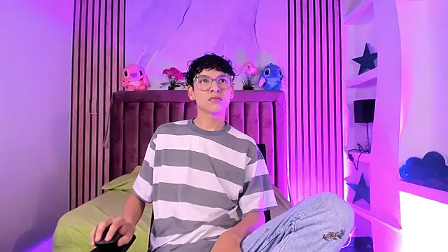 Snapshot of SthepanodiMonaco chatting on 12-05-25, 07:21 SthepanodiMonaco online show from 12-05-25, 07:21