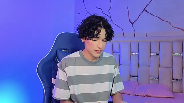 SthepanodiMonaco online show from 04-07-26, 03:18