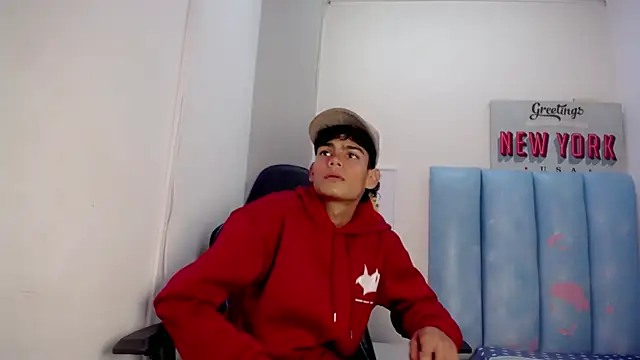 Snapshot of Lil_babyyy_ chatting on 12-15-25, 02:05 Lil babyyy online show from 12-15-25, 02:05