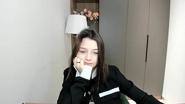 TabethaCaverly online show from 12-03-25, 09:18