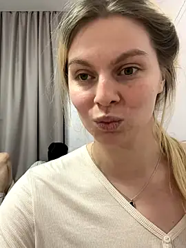 Snapshot of d0uble_trouble chatting on 12-18-25, 09:32 d0uble trouble online show from 12-18-25, 09:32