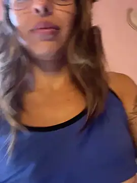 Snapshot of CammyyDomm chatting on 02-19-26, 03:19 CammyyDomm online show from 02-19-26, 03:19