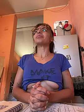 Snapshot of CammyyDomm chatting on 03-11-26, 02:56 CammyyDomm online show from 03-11-26, 02:56