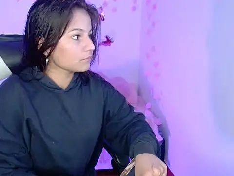 Snapshot of Nina__666 chatting on 12-15-25, 11:25 Nina 666 online show from 12-15-25, 11:25