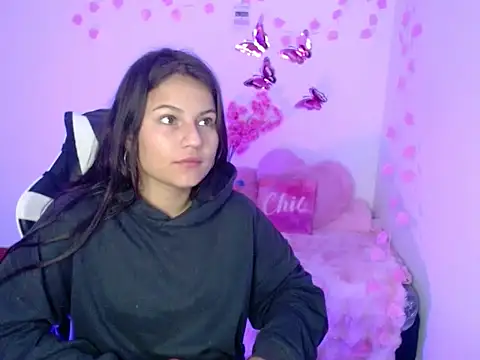 Snapshot of Nina__666 chatting on 12-17-25, 11:27 Nina 666 online show from 12-17-25, 11:27