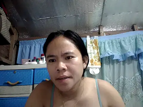 Snapshot of xxdreamgirl69 chatting on 06-17-26, 10:43 xxdreamgirl69 online show from 06-17-26, 10:43