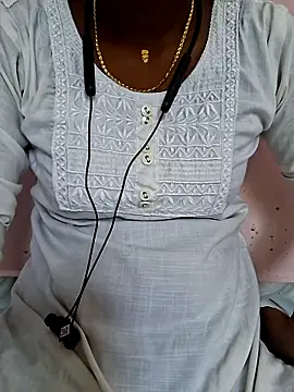 Snapshot of Tamil_Laksh chatting on 12-18-25, 05:57 Tamil Laksh online show from 12-18-25, 05:57