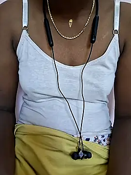 Snapshot of Tamil_Laksh chatting on 12-19-25, 05:47 Tamil Laksh online show from 12-19-25, 05:47