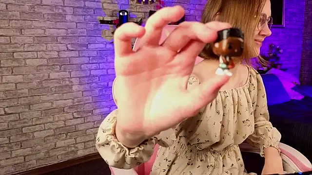 Snapshot of Mia_Mooore chatting on 12-05-25, 01:52 Mia Mooore online show from 12-05-25, 01:52