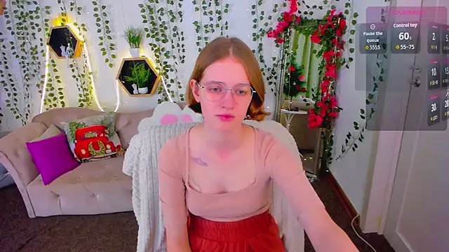 Snapshot of Mia_Mooore chatting on 12-17-25, 02:01 Mia Mooore online show from 12-17-25, 02:01