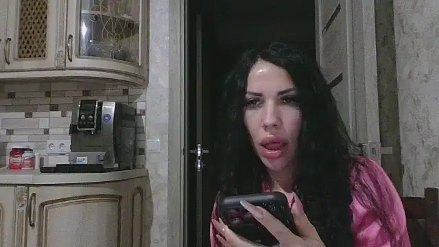 Snapshot of Sweet_little_gir chatting on 12-15-25, 04:28 Sweet little gir online show from 12-15-25, 04:28