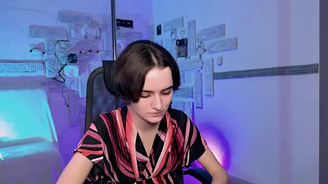 Snapshot of KateWillows chatting on 12-03-25, 12:14 KateWillows online show from 12-03-25, 12:14