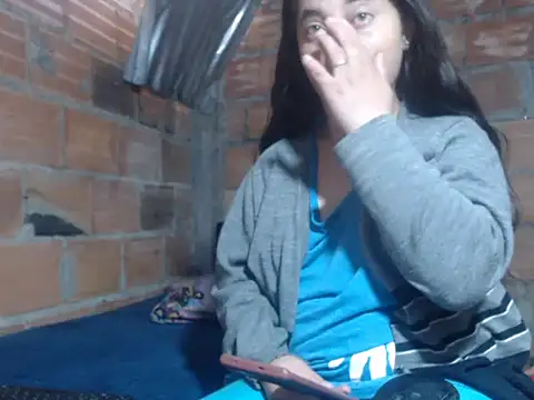 Snapshot of sammyyblondee chatting on 11-28-25, 02:42 sammyyblondee online show from 11-28-25, 02:42