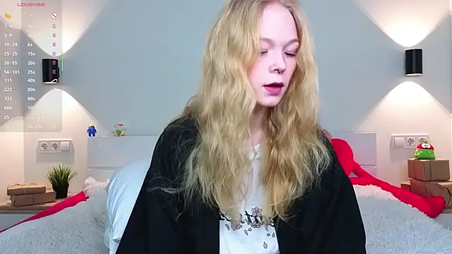 Snapshot of GhisllaineWestler chatting on 02-15-26, 04:42 GhisllaineWestler online show from 02-15-26, 04:42